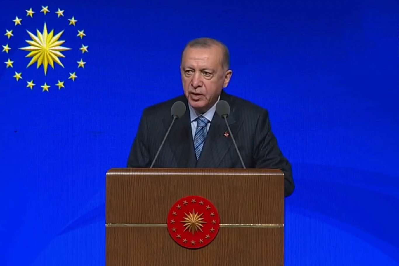 Cumhurbaşkanı Erdoğan: Sözleşmeli öğretmen ayrımını kaldırıyoruz 